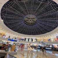 Photo taken at Dubai Marina Mall by Nihan E. on 3/18/2024