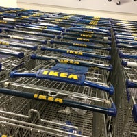 รูปภาพถ่ายที่ IKEA โดย Raff T. เมื่อ 4/13/2013