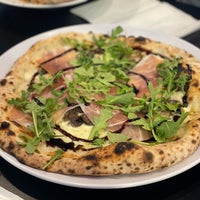 Foto scattata a Crust Pizzeria Napoletana da Dia il 12/11/2022