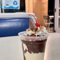 Photo taken at Ghirardelli Ice Cream &amp;amp; Chocolate Shop by Dia on 11/2/2022