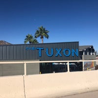 รูปภาพถ่ายที่ The Tuxon Hotel โดย Susie S. เมื่อ 11/5/2020