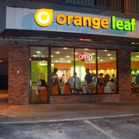 6/9/2015 tarihinde Orange Leaf Frozen Yogurtziyaretçi tarafından Orange Leaf Frozen Yogurt'de çekilen fotoğraf