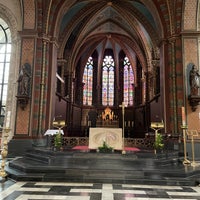 Photo taken at Église Notre-Dame de la Chapelle / Onze Lieve Vrouw Ter Kapellekerk by 妙子 清. on 7/27/2022