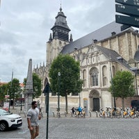 Photo taken at Église Notre-Dame de la Chapelle / Onze Lieve Vrouw Ter Kapellekerk by 妙子 清. on 7/27/2022