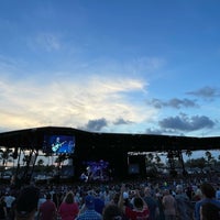 Foto tirada no(a) Coral Sky Amphitheatre por Michael J. em 8/21/2022