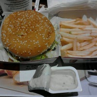 Photo prise au McDonald&amp;#39;s par Marisa G. le3/20/2013