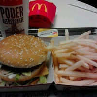 Photo prise au McDonald&amp;#39;s par Marisa G. le3/14/2013