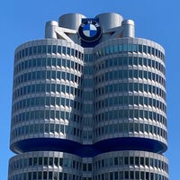 Foto diambil di BMW-Hochhaus (Vierzylinder) oleh Esben E. pada 6/14/2021