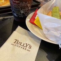 Photo taken at Tully&amp;#39;s Coffee by Okutani T. on 8/9/2021