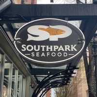 Foto diambil di Southpark Seafood &amp;amp; Oyster Bar oleh Okutani T. pada 3/25/2024