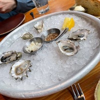 Foto diambil di Southpark Seafood &amp;amp; Oyster Bar oleh Okutani T. pada 3/25/2024