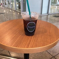 Photo taken at Tully&amp;#39;s Coffee by Okutani T. on 7/30/2019