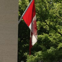 Снимок сделан в Embassy of Canada пользователем Corey R. 5/14/2013