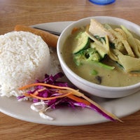 12/4/2014 tarihinde Steven M.ziyaretçi tarafından Thai Thai Cafe'de çekilen fotoğraf
