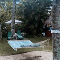 Foto diambil di PARKROYAL Penang Resort oleh Omar A. pada 11/30/2023