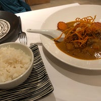 Photo taken at Eat Thai by Yuko I. on 9/25/2019
