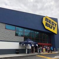 Photo taken at Best Buy by suppon on 9/2/2018