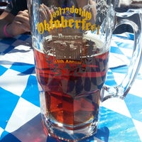 Foto tirada no(a) Denver Oktoberfest por Sam S. em 9/28/2014