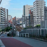 Photo taken at 亀の甲橋 by Toraneko P. on 7/31/2022