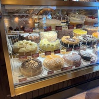 Photo taken at The Cheesecake Factory by Cesar O. on 8/20/2023