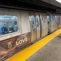 Photo taken at MTA Subway - 23rd St (F/M) by Cesar O. on 3/30/2023