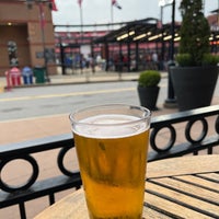 Photo taken at Budweiser Brew House by Cesar O. on 4/4/2023