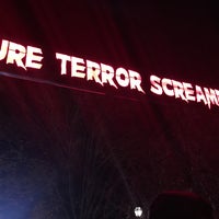 รูปภาพถ่ายที่ Pure Terror Scream Park โดย Sigalle B. เมื่อ 11/1/2015