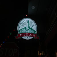 4/2/2017 tarihinde Pierre I.ziyaretçi tarafından North Beach Pizza'de çekilen fotoğraf