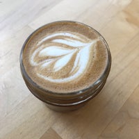 9/4/2019にDenise W.がHuge x BRASH Coffeeで撮った写真