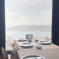 Photo taken at Galata Kulesi Haveran Restaurant by Fatih on 3/2/2020