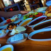 Foto diambil di Yükseloğullari Süt Ürünleri - Ezine peyniri oleh Vildan S. pada 3/8/2021