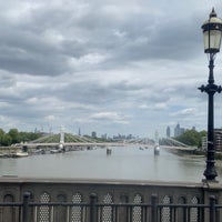 Photo taken at Battersea Bridge by 🌸 on 6/27/2023