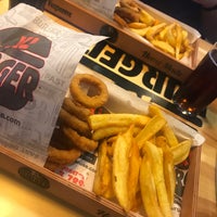 Photo taken at XL Burger by Yaren B. on 7/26/2018