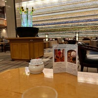 Photo taken at The Rendez-Vous Lounge and Bar by 消えない眉なら 寝. on 8/13/2023