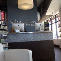 รูปภาพถ่ายที่ Salon Dulay Aveda โดย Alex G. เมื่อ 12/19/2012