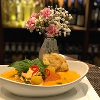 6/19/2018 tarihinde Anne N.ziyaretçi tarafından Mango Thai Cuisine'de çekilen fotoğraf