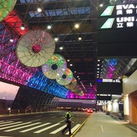 Photo taken at Taiwan Taoyuan International Airport (TPE) by Evelyn Y. on 11/27/2015