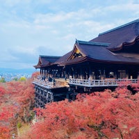 Photo taken at Kiyomizu-dera Temple by イド on 12/4/2021