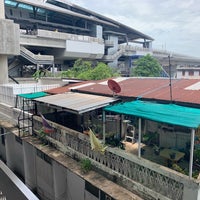 Photo taken at [Construction Site] MRT ท่าพระ (Tha Phra) BL01 by JaNniJiE J. on 7/29/2019