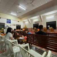 Photo taken at Wat Kaeo Phithak Charoen Tham by JaNniJiE J. on 10/20/2021