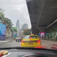 Photo taken at Duan Si Lom Intersection by PARRn on 12/8/2018