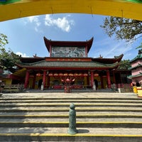 Photo taken at Lian Shan Shuang Lin Temple &amp;amp; Monastery by PARRn on 9/8/2023