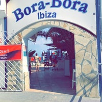 รูปภาพถ่ายที่ Bora Bora Ibiza โดย S 🎶 เมื่อ 8/7/2023