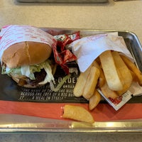 Photo taken at Fatburger by Tansy L. on 8/13/2021
