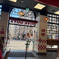 Photo taken at Five Guys by R✨ on 8/9/2022