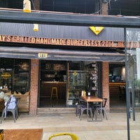 Foto diambil di OTTOBROS Burger &amp;amp; Coffee ANT oleh saadet s. pada 3/29/2022