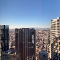 Photo taken at Sumitomo Fudosan Shinjuku Oak Tower by 自由人🍺⚽✈️🚄✈️ 　. on 12/19/2022