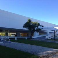 Photo taken at Oscar Niemeyer Museum (MON) by Carou A. on 5/7/2013