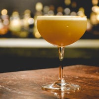 รูปภาพถ่ายที่ Rambler Cocktail Bar โดย Rambler Cocktail Bar เมื่อ 9/24/2018