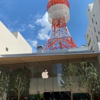 Photo taken at Apple Fukuoka Tenjin by palute on 9/28/2019